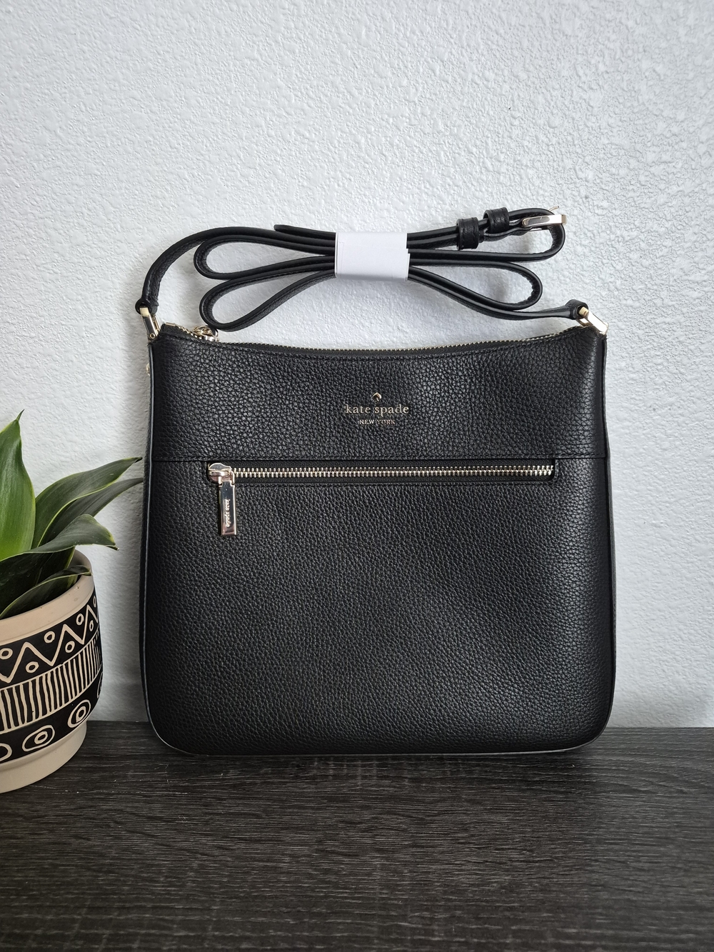 Kate Spade New York 454 Large Swingpack Black Pebbled Leather Buckle Crossbody